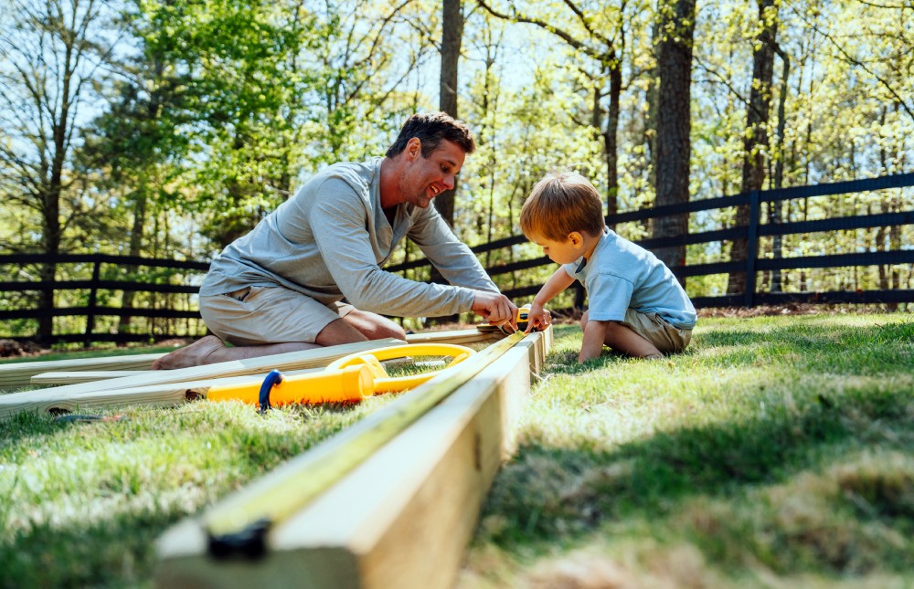 Assembly of a climbing frame
